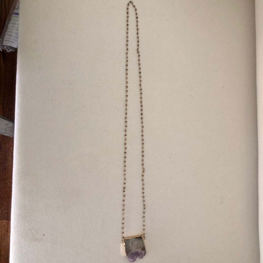 Long necklace with stone